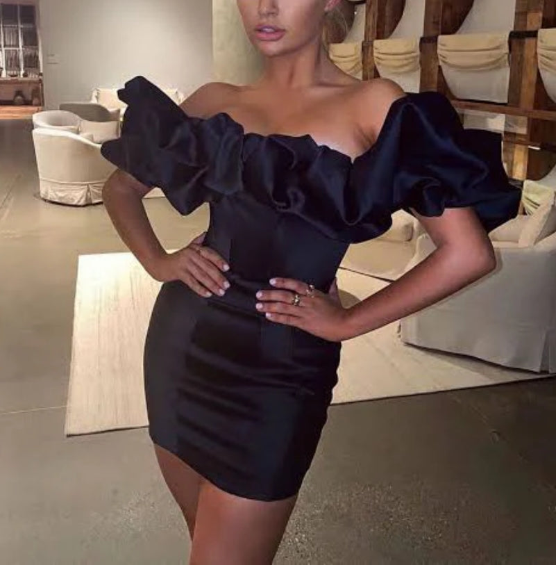 Luolandi Black Off Shoulder Short Party Dress Satin Homecoming Dress Charming Formal Dress